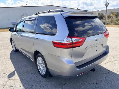 2017 Toyota Sienna XLE Premium