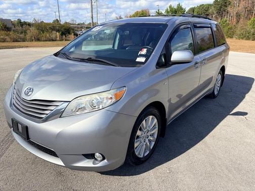 2017 Toyota Sienna XLE Premium