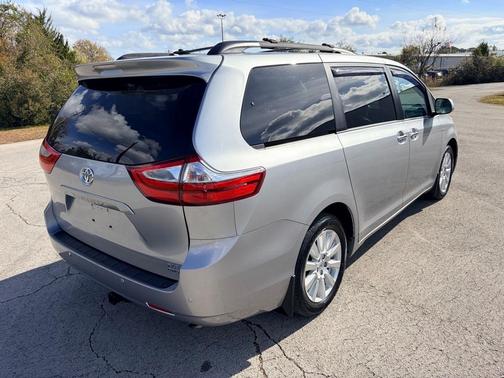 2017 Toyota Sienna XLE Premium
