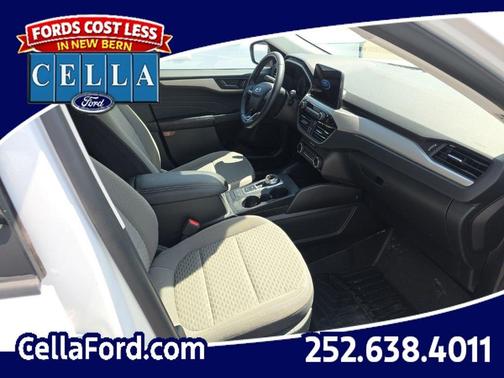 Oxford White 2022 Ford Escape SE