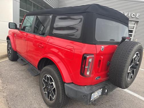 2024 Ford Bronco Outer Banks