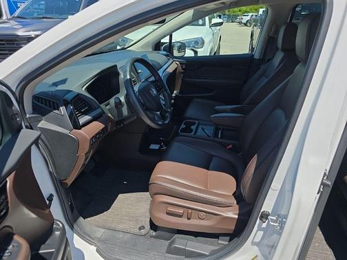Platinum White Pearl 2025 Honda Odyssey Touring