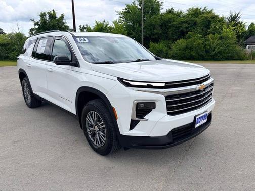 Summit White 2024 Chevrolet Traverse LT