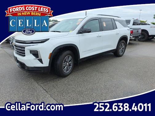 Summit White 2024 Chevrolet Traverse LT