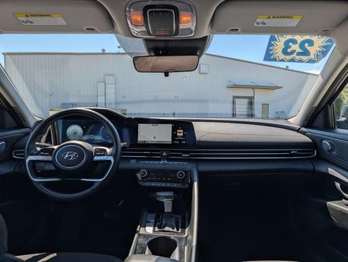 2023 Hyundai ELANTRA SEL