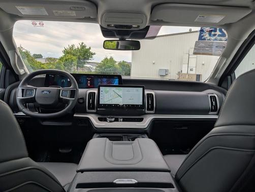 Agate Black Metallic 2025 Ford Expedition Active