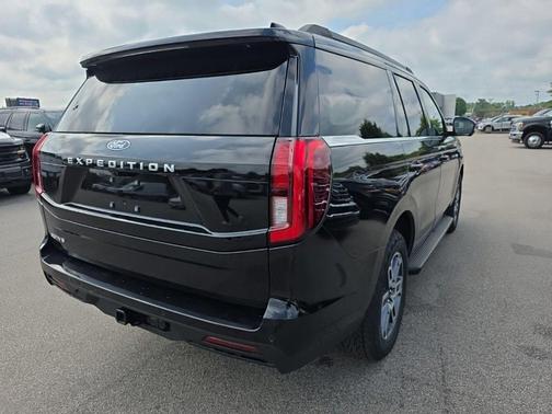 Agate Black Metallic 2025 Ford Expedition Active