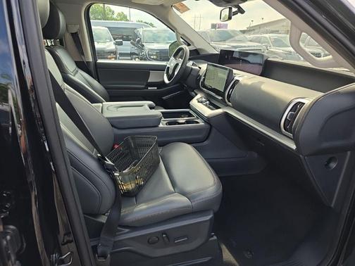 Agate Black Metallic 2025 Ford Expedition Active