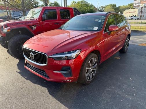 2022 Volvo XC60 B5 Momentum