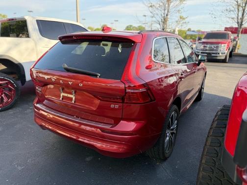 2022 Volvo XC60 B5 Momentum