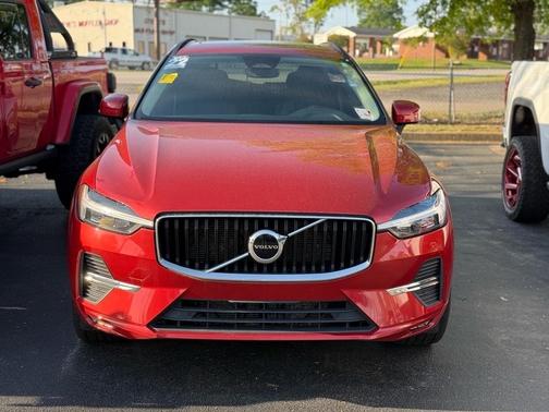 2022 Volvo XC60 B5 Momentum