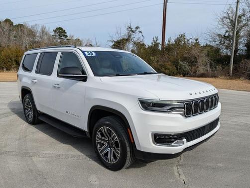 2025 Jeep Wagoneer Base