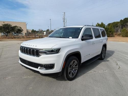 2025 Jeep Wagoneer Base