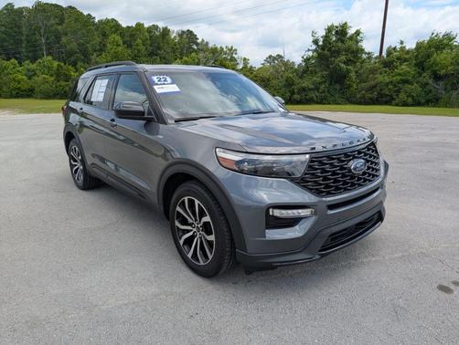 Gray Metallic 2022 Ford Explorer ST-Line