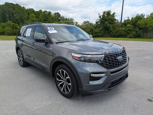 Gray Metallic 2022 Ford Explorer ST-Line