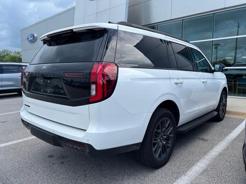 Star White 2026 Ford Expedition Platinum
