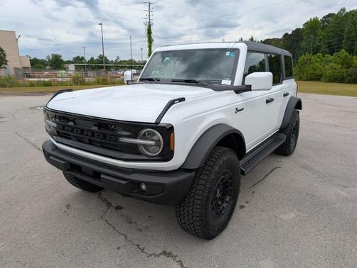 Oxford White 2026 Ford Bronco Outer Banks