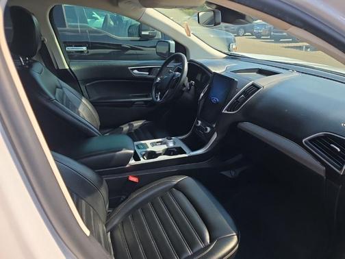 Oxford White 2022 Ford Edge SEL