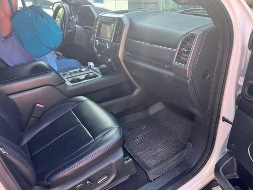 White Platinum Tri-Coat Metallic 2019 Ford Expedition XLT