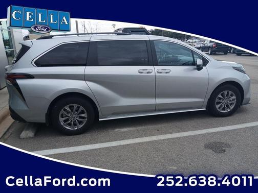 2024 Toyota Sienna XLE