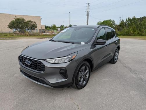 Carbonized Gray Metallic 2025 Ford Escape ST-Line