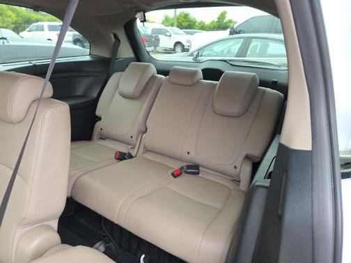 Platinum White Pearl 2024 Honda Odyssey Touring