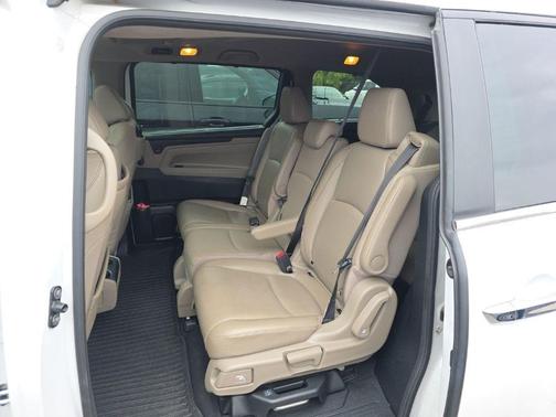 Platinum White Pearl 2024 Honda Odyssey Touring
