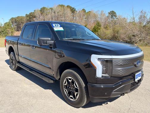 2023 Ford F-150 Lightning XLT