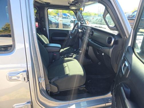 2021 Jeep Gladiator Sport