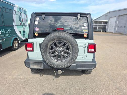 Earl Clearcoat 2024 Jeep Wrangler Sport RHD