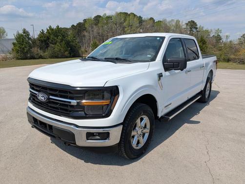 Oxford White 2024 Ford F-150 XLT