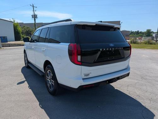 Oxford White 2025 Ford Expedition Active