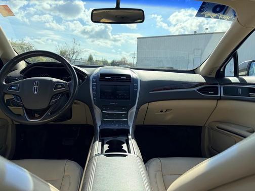 2016 Lincoln MKZ Base