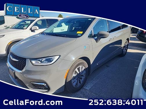 2022 Chrysler Pacifica Hybrid Touring L