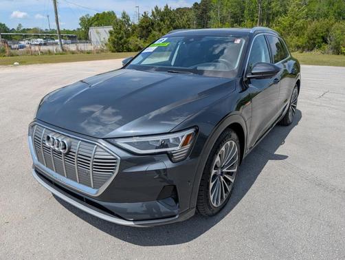2019 Audi e-tron Prestige