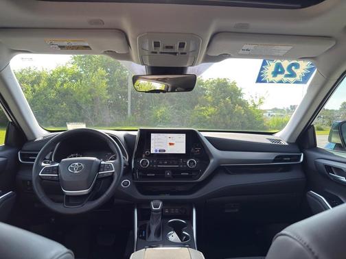 2024 Toyota Highlander XLE
