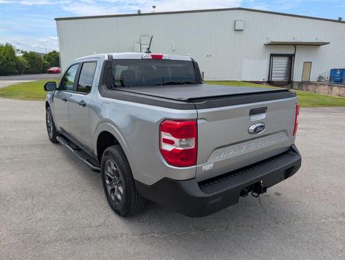 Iconic Silver Metallic 2024 Ford Maverick XLT