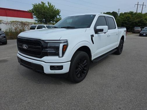 Oxford White 2025 Ford F-150 Lariat