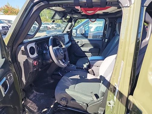 2024 Jeep Gladiator Sport