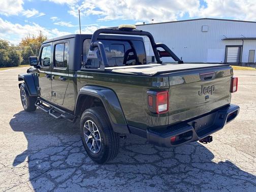 2024 Jeep Gladiator Sport