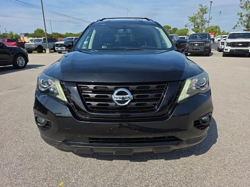 Magnetic Black 2018 Nissan Pathfinder SL