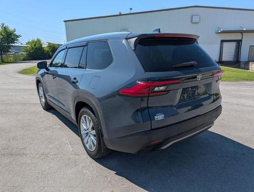Storm 2024 Toyota Grand Highlander