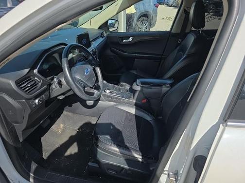 STAR WHITE METALLIC TRI-COA 2020 Ford Escape TITANIUM