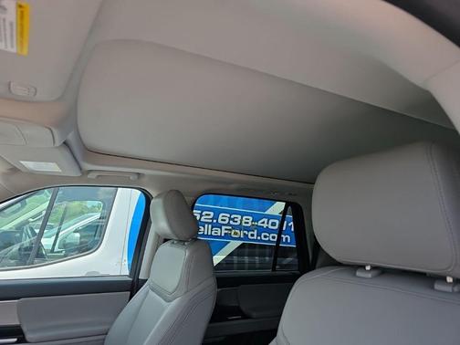 Oxford White 2025 Ford Expedition Active