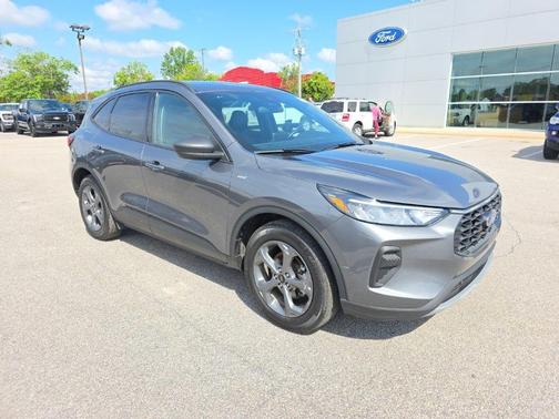 Carbonized Gray Metallic 2025 Ford Escape ST-Line
