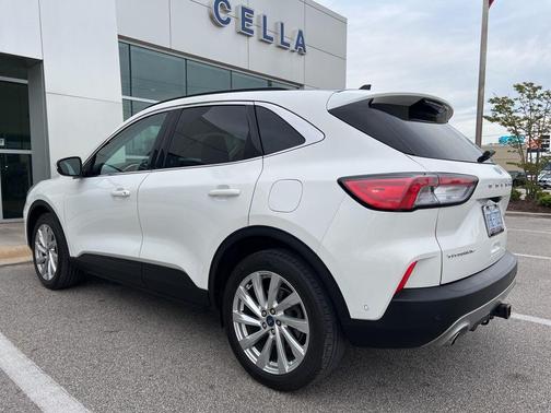 Star White 2022 Ford Escape Titanium