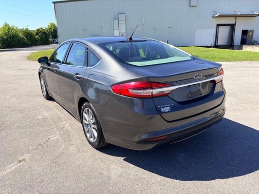 Magnetic 2017 Ford Fusion SE