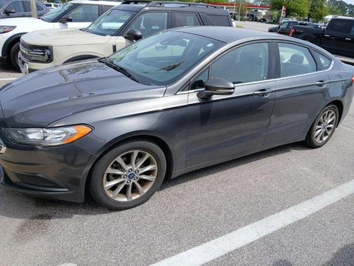 Magnetic 2017 Ford Fusion SE