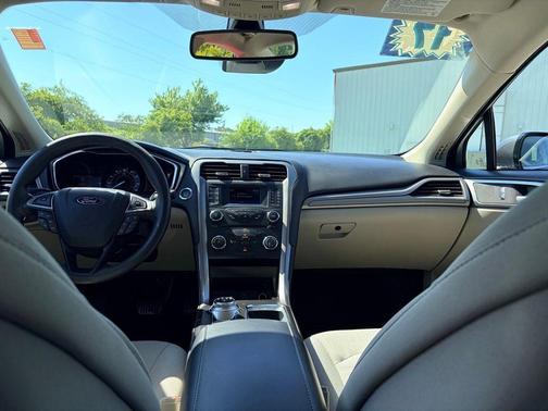 Magnetic 2017 Ford Fusion SE