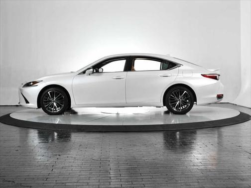 2023 Lexus ES 300h Base
